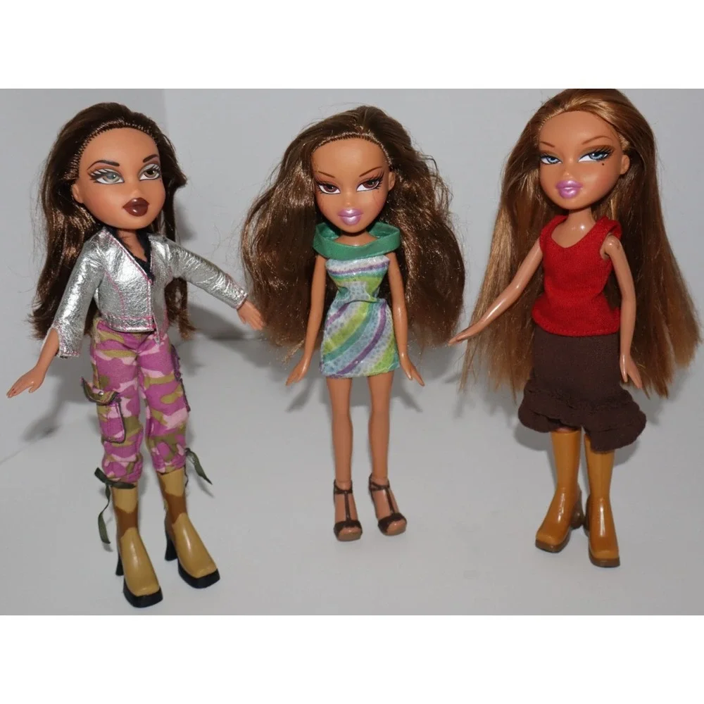 MGA Entertainment BRATZ 2001 Yasmin 3 Dolls Outfits Boots Sandals Lot Vintage